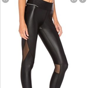 ALALA Captain Legging in blue/black!